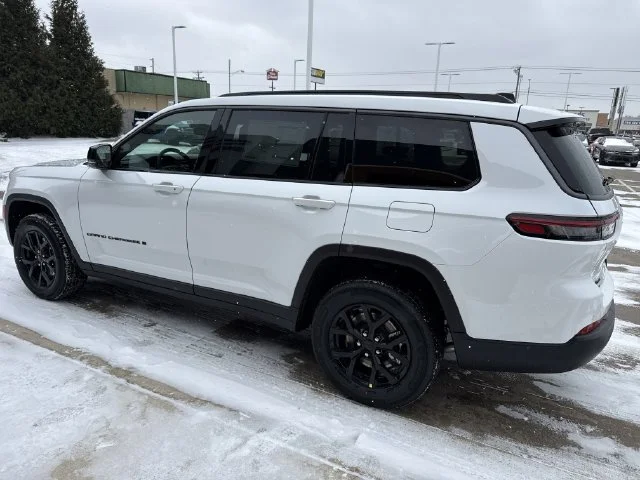 New 2026 White Jeep Altitude image 29