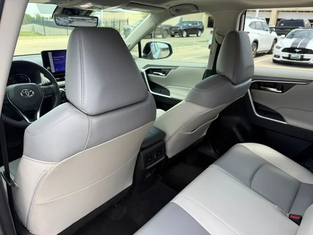 Certified Used 2023 SILVER SKY METALLIC Toyota XLE Premium image 27