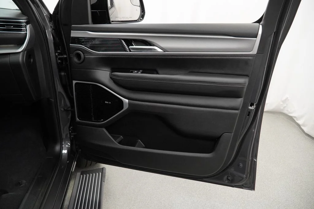 New 2026 Baltic Gray Metallic Clearcoat Jeep Limited Reserve image 34