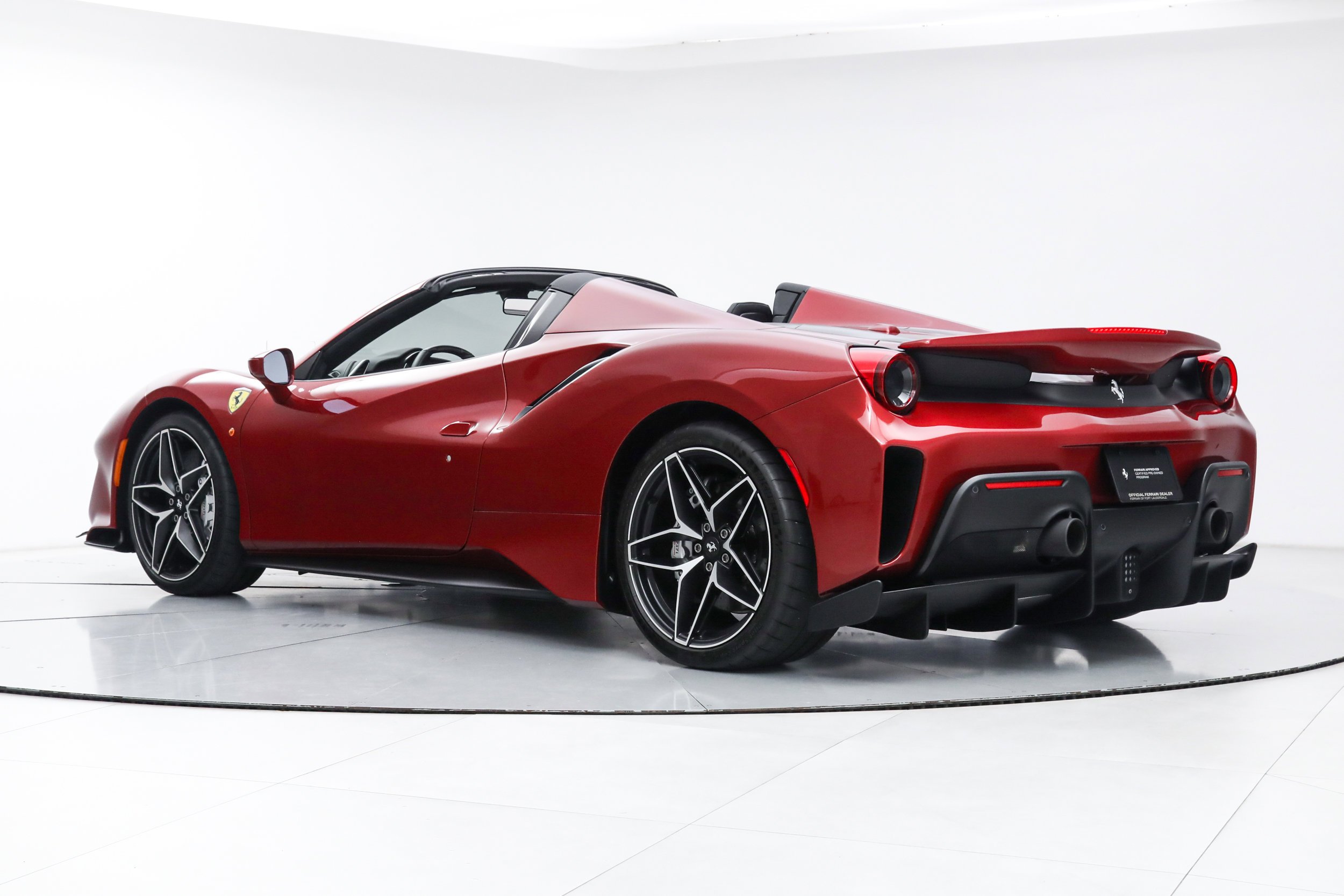 Used 2019 Red Ferrari  image 10