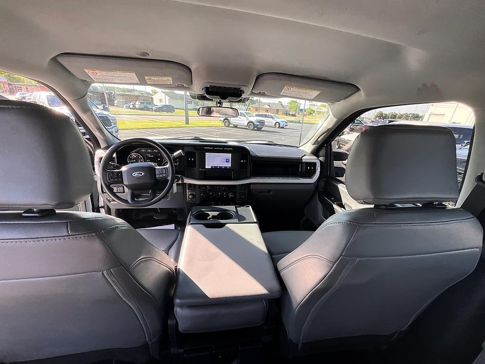 Used 2023 White Ford XL image 35