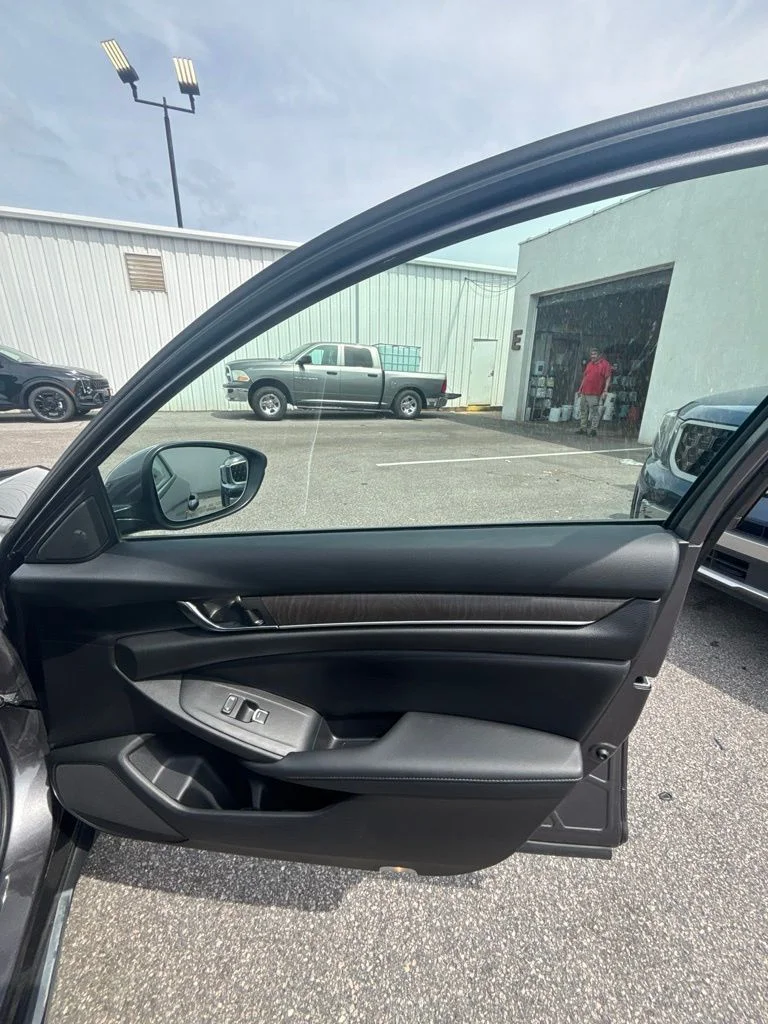 Used 2021 White Honda EX-L image 22