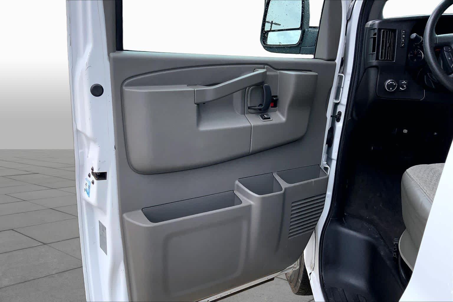 Used 2020 Summit White Chevrolet LT image 19