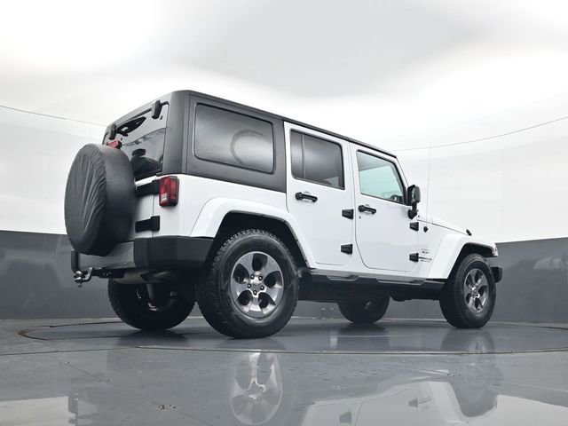 Used 2016 White Jeep Sahara image 25