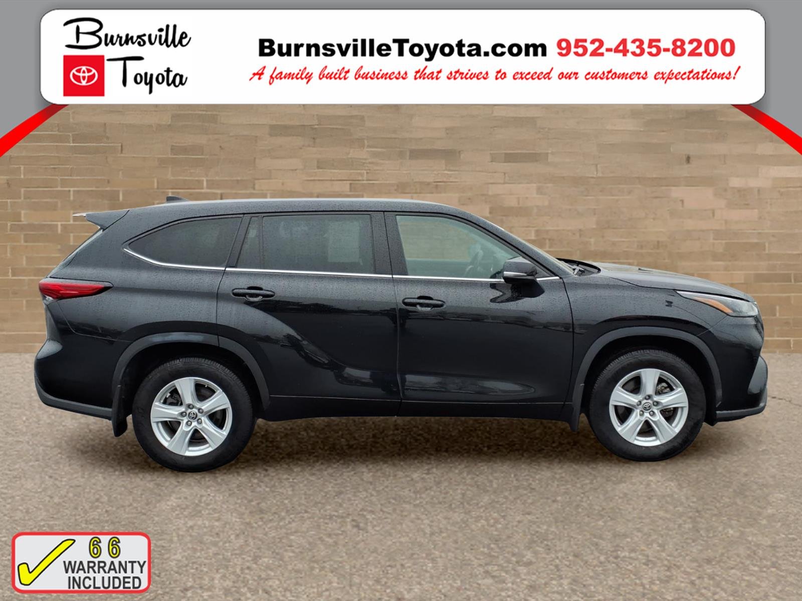 Used 2022 Toyota Highlander LE with VIN 5TDBZRBH3NS211512 for sale in Burnsville, Minnesota