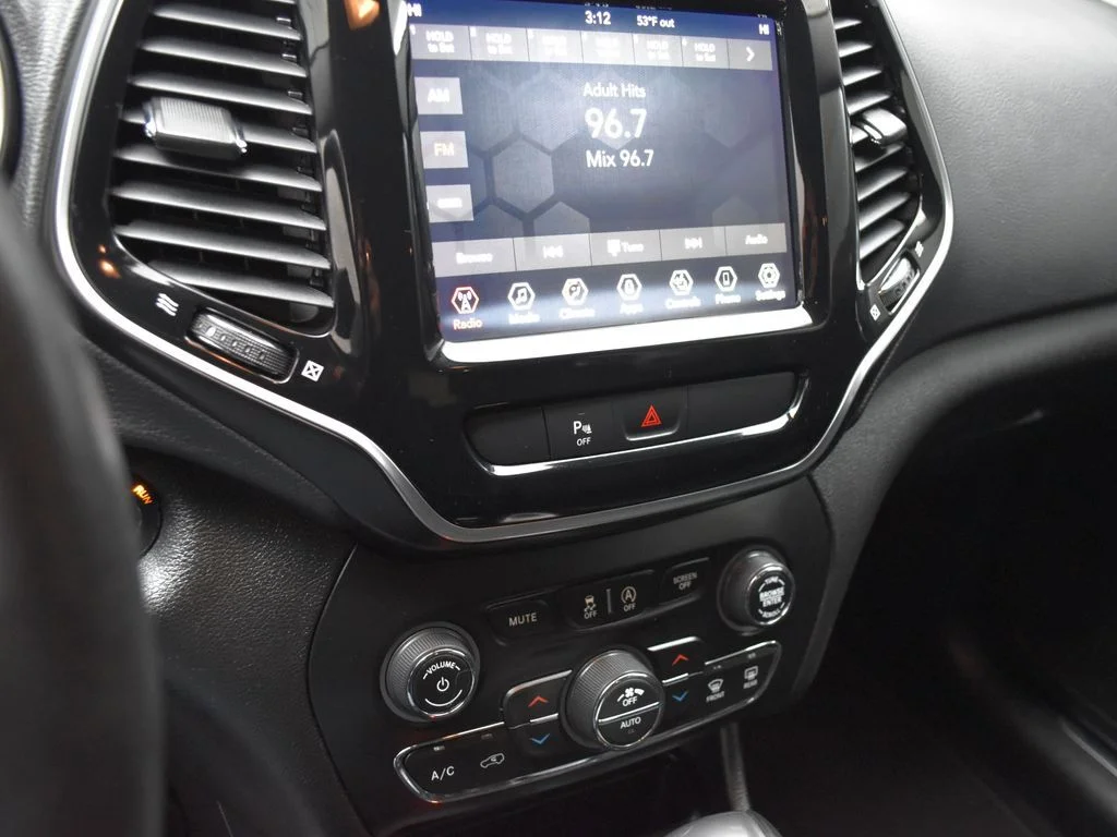 Used 2019 Black Jeep Limited image 11