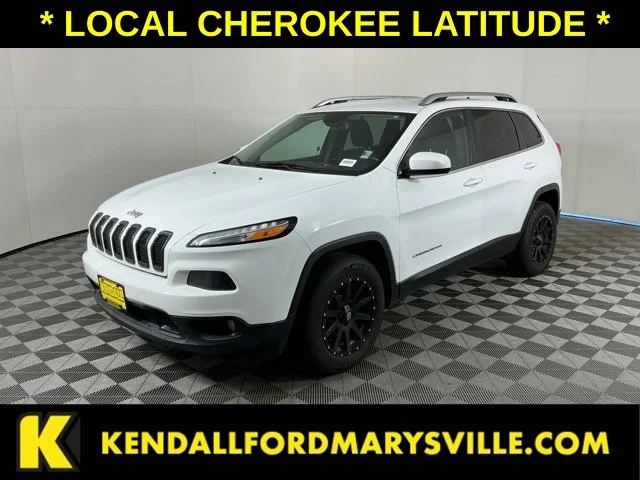 Used 2017 Bright White Clearcoat Jeep Latitude image 1
