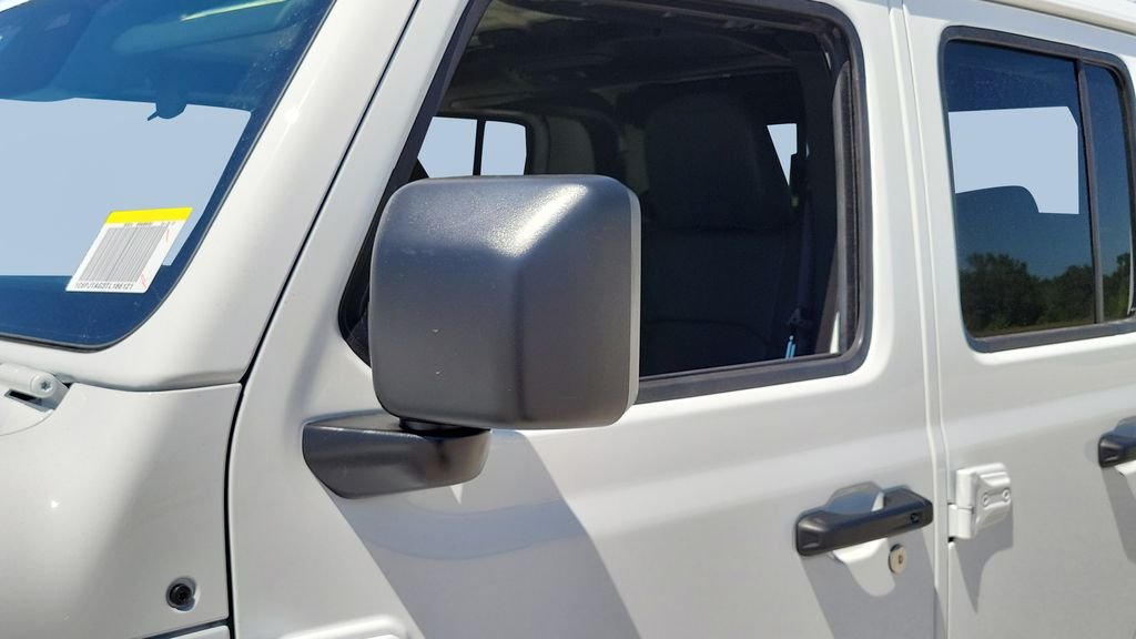 New 2026 Bright White Clear-Coat Exterior Paint Jeep Sahara image 26