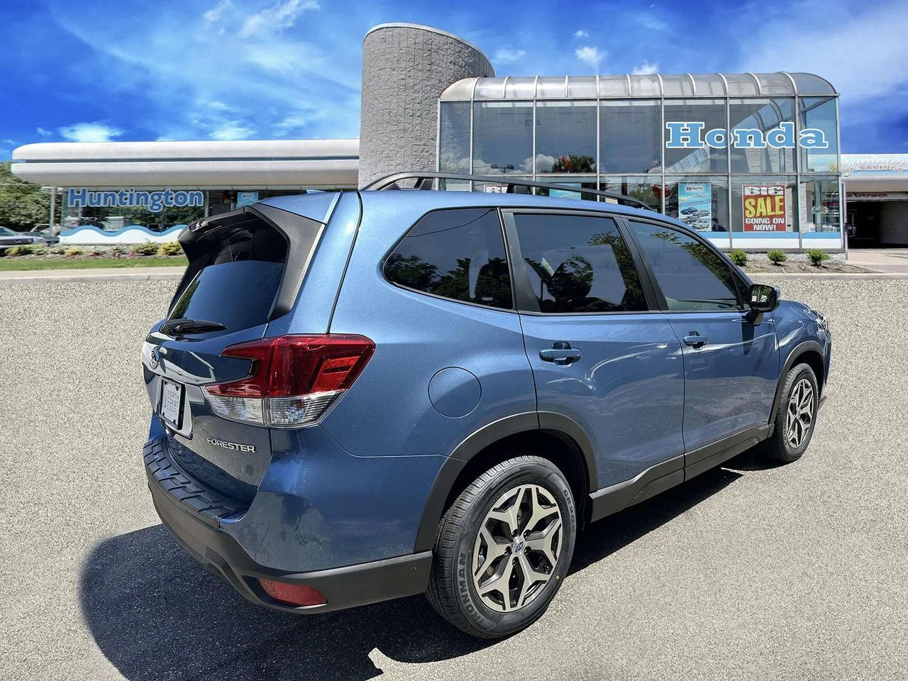 Used 2023 Horizon Blue Pearl Subaru Premium image 3