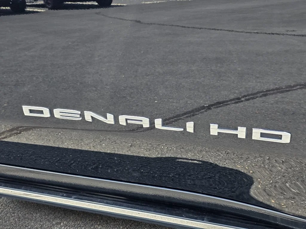Used 2024 Onyx Black GMC Denali DRW image 8