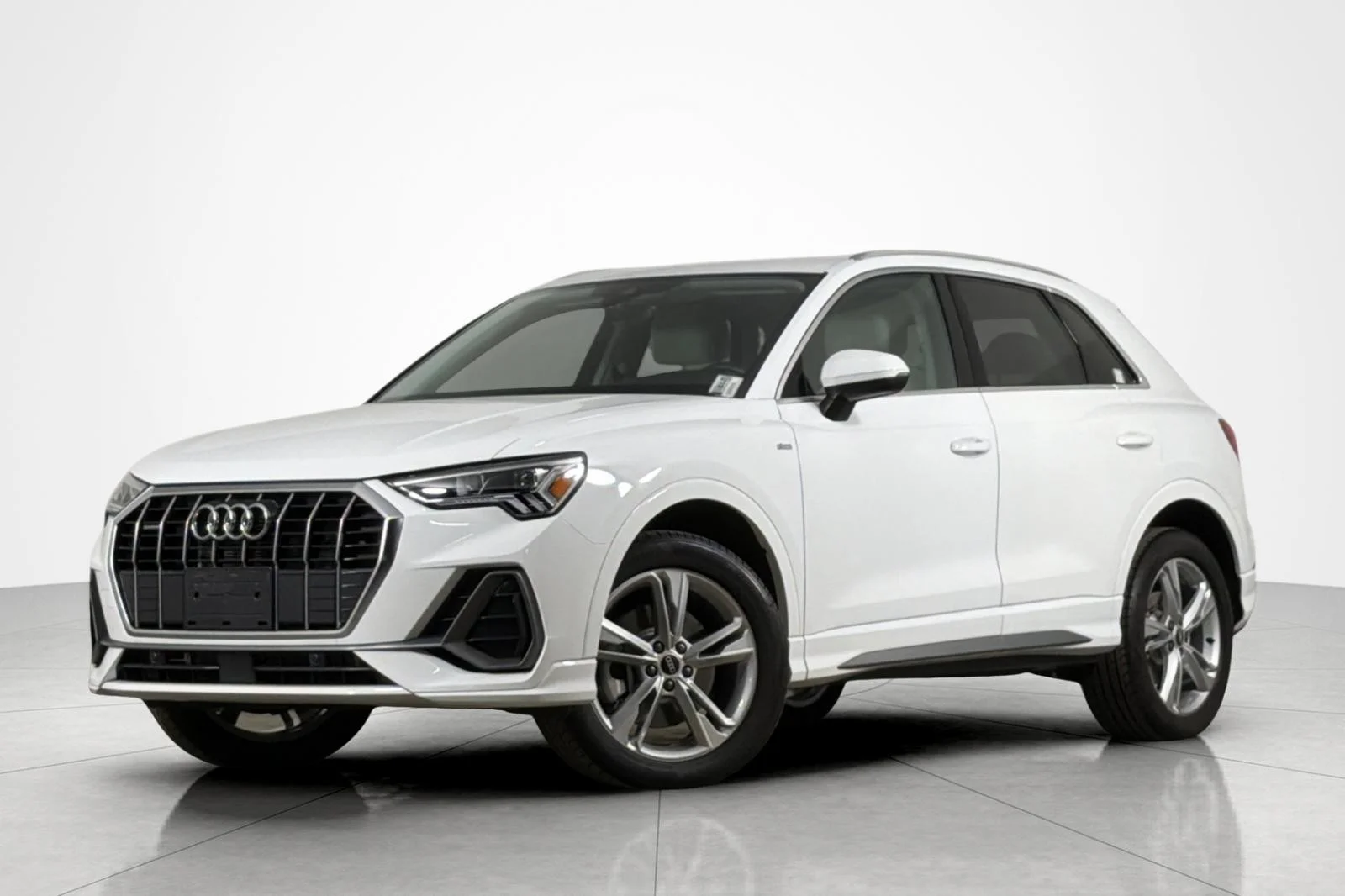 2023 Audi Q3 45 TFSI S Line Premium quattro's photo