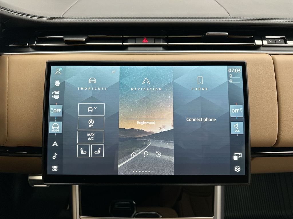 New 2026 Eiger Grey Land Rover SE image 21