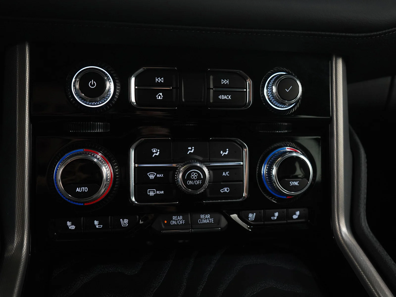 Used 2024 Onyx Black GMC Denali image 26