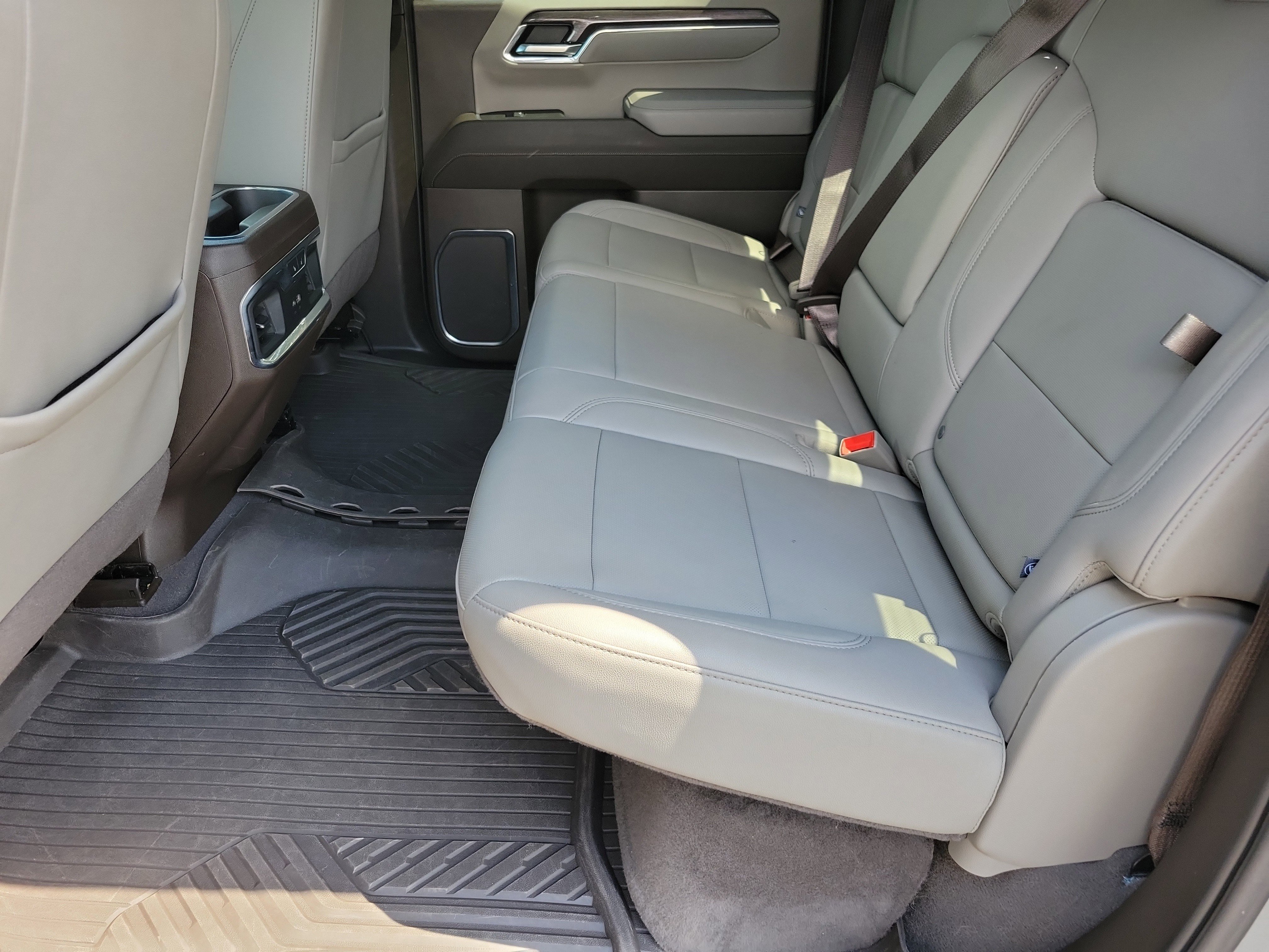 2024 Chevrolet Silverado 1500 LTZ - Photo 9