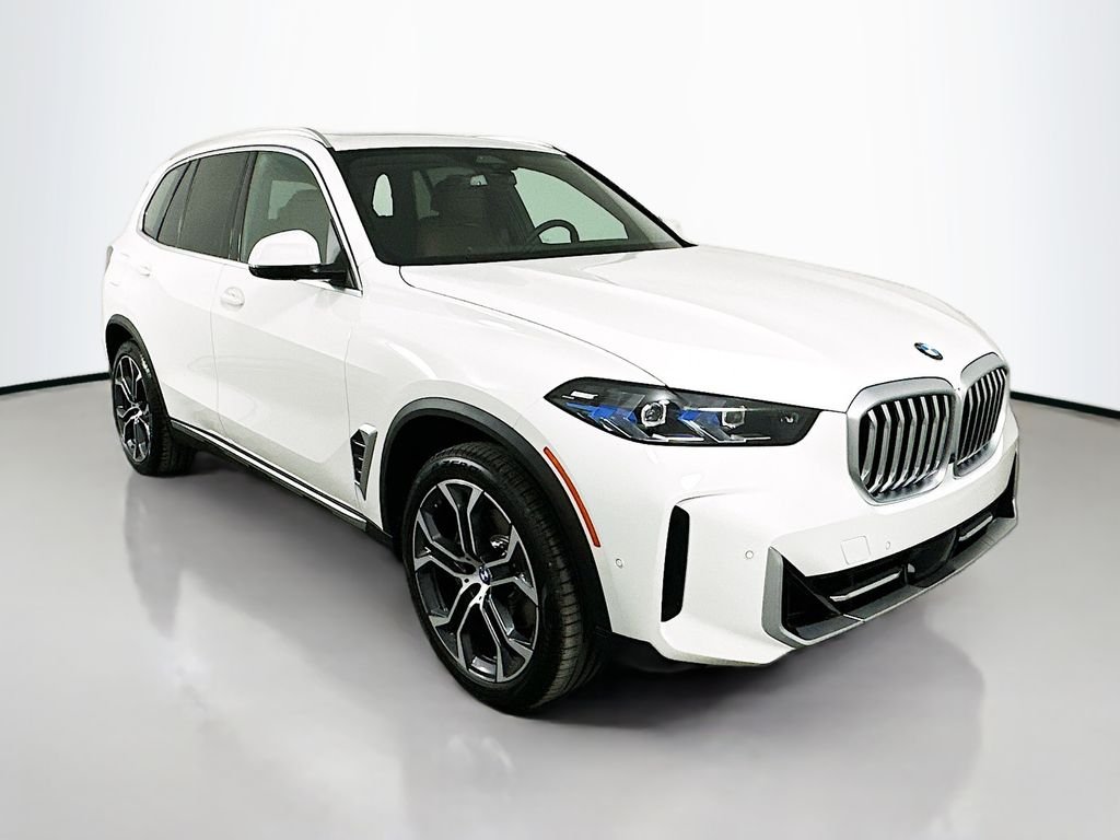 Used 2026 Alpine White BMW sDrive40i image 3
