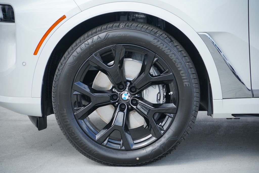 New 2027 Mineral White Metallic BMW xDrive40i image 5