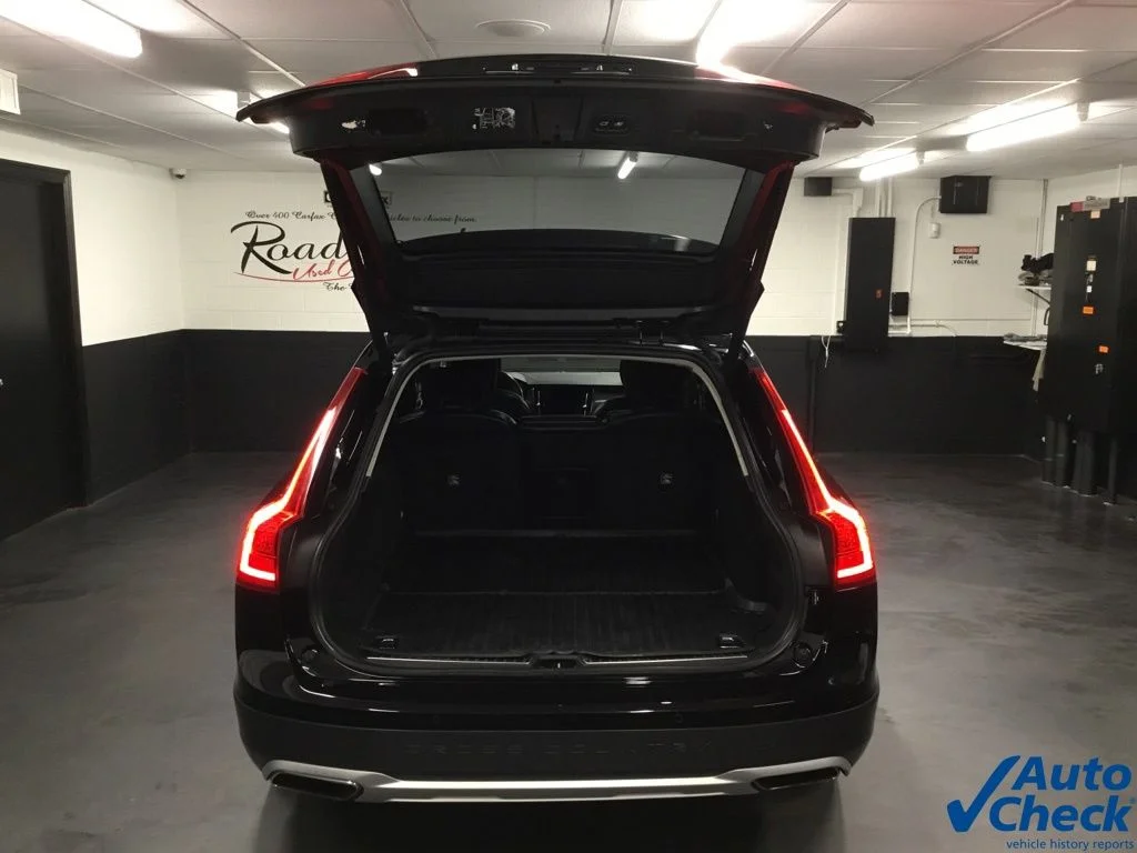 Used 2020 Black Volvo T6 AWD image 12