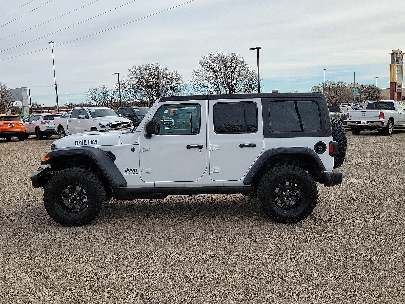 New 2026 PW7 Bright Whit Jeep 4-DOOR WILLYS image 2
