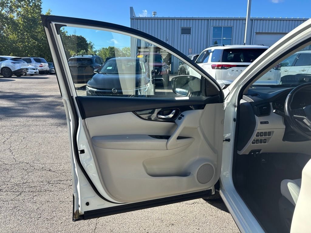 Used 2019 White Nissan SV image 16