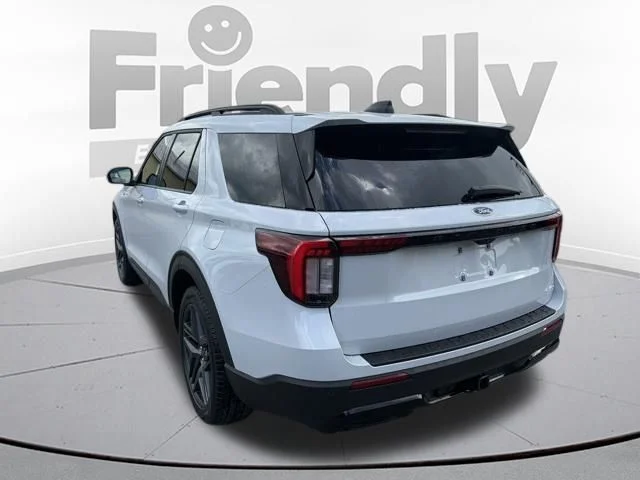 New 2026 Space White Metallic Ford ST-Line image 5