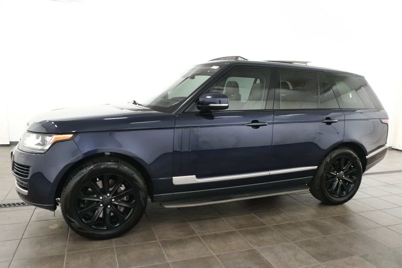 Used 2016 Loire Blue Land Rover 3.0L V6 Supercharged HSE image 2