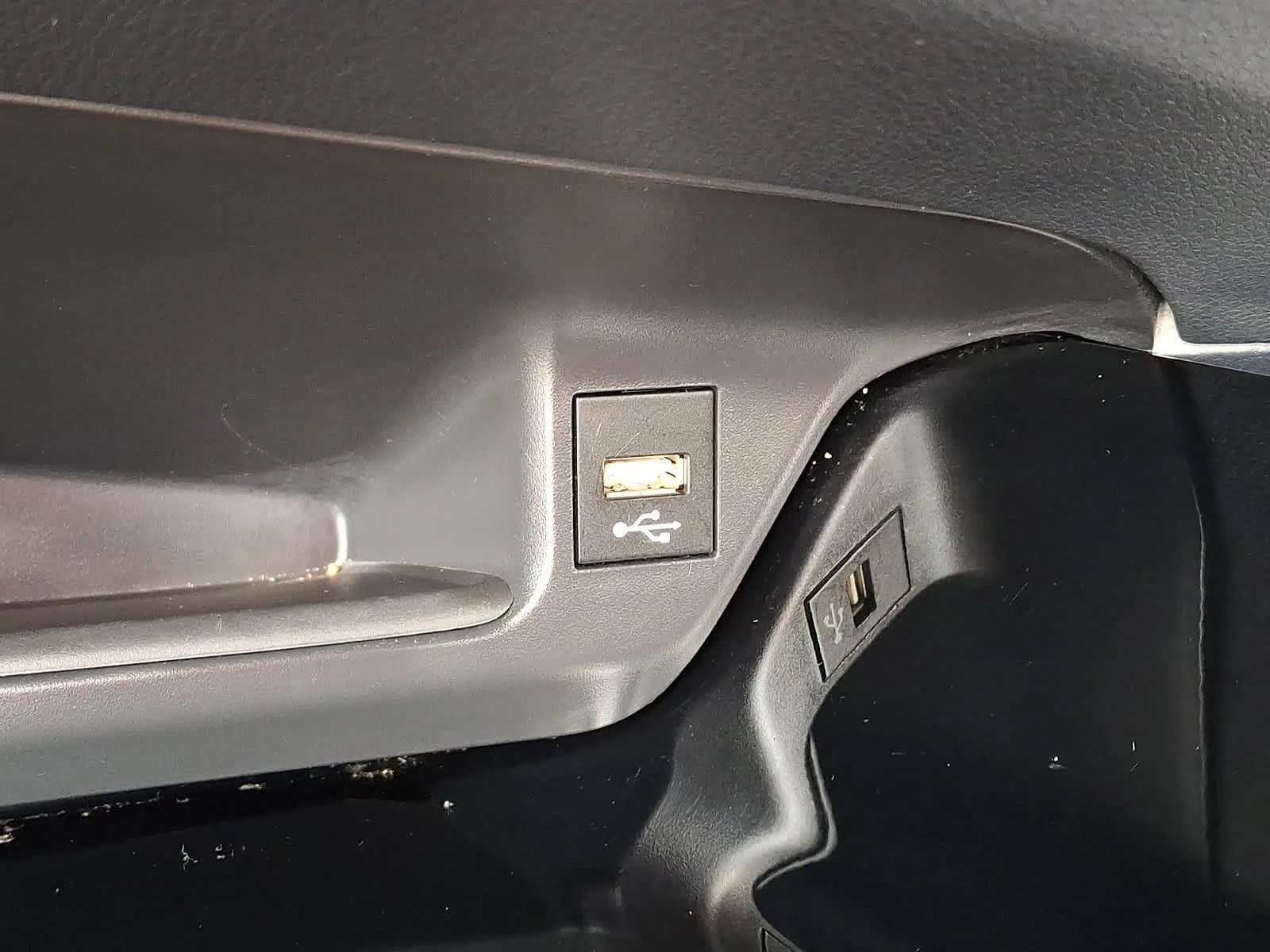 Certified Used 2020 Black Sand Pearl Toyota XLE image 27