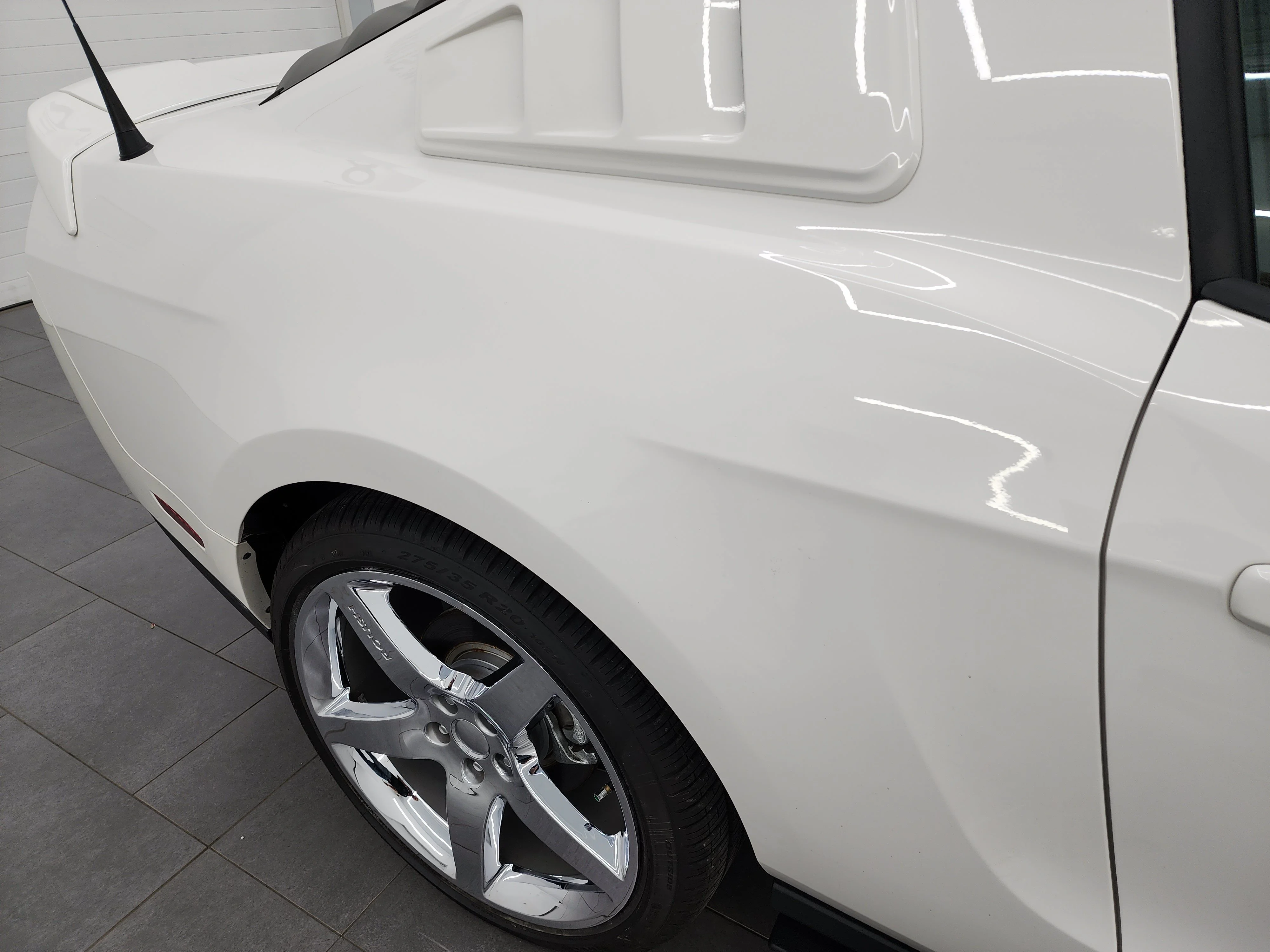 Used 2011 Performance White Ford GT Premium image 30