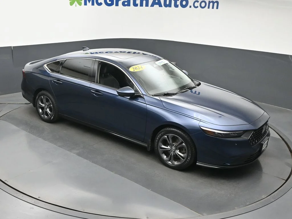 Used 2024 Blue Honda EX-L image 4