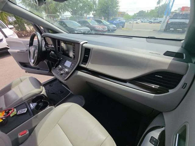 Used 2020 Black Toyota XLE image 4