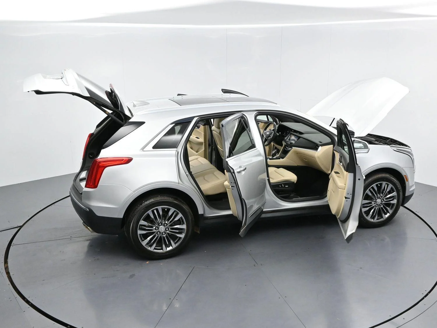 Used 2019 RADIANT SILVER METALLIC Cadillac Luxury FWD image 45