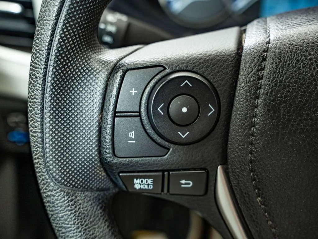 Used 2015 Slate Metallic Toyota LE image 26