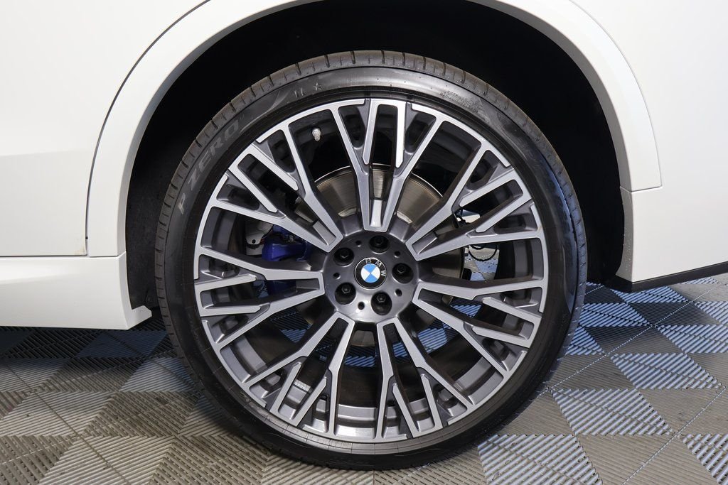 New 2026 Mineral White Metallic BMW xDrive40i image 10