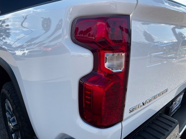 Used 2026 Summit White Chevrolet LT image 7