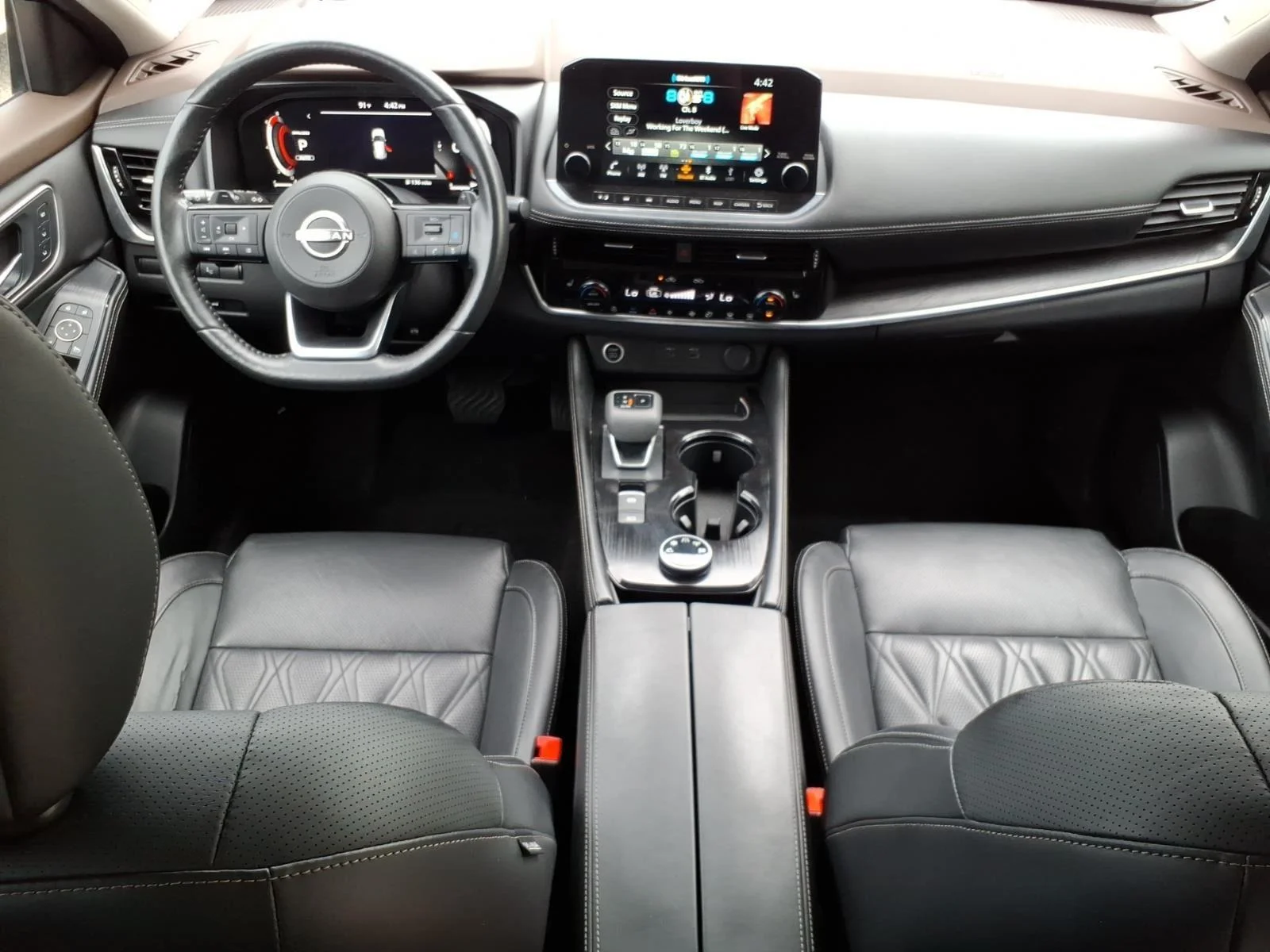 Used 2022 Boulder Gray Pearl/Super Black Nissan Platinum image 29