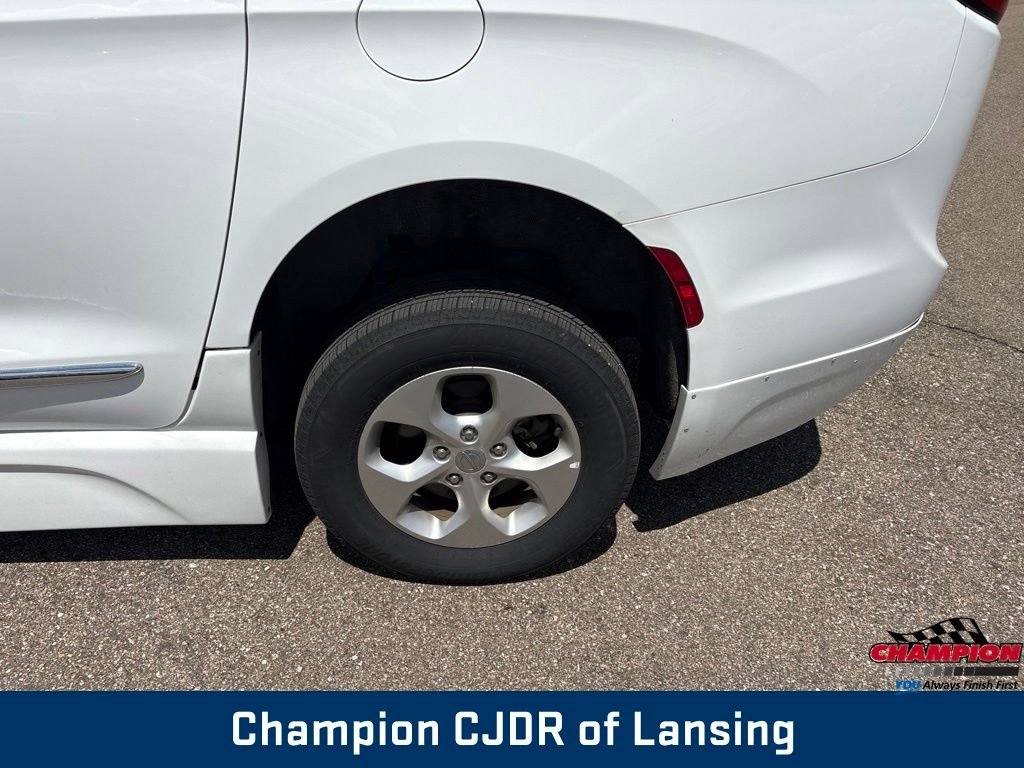 Used 2017 White Chrysler Touring L Plus image 35