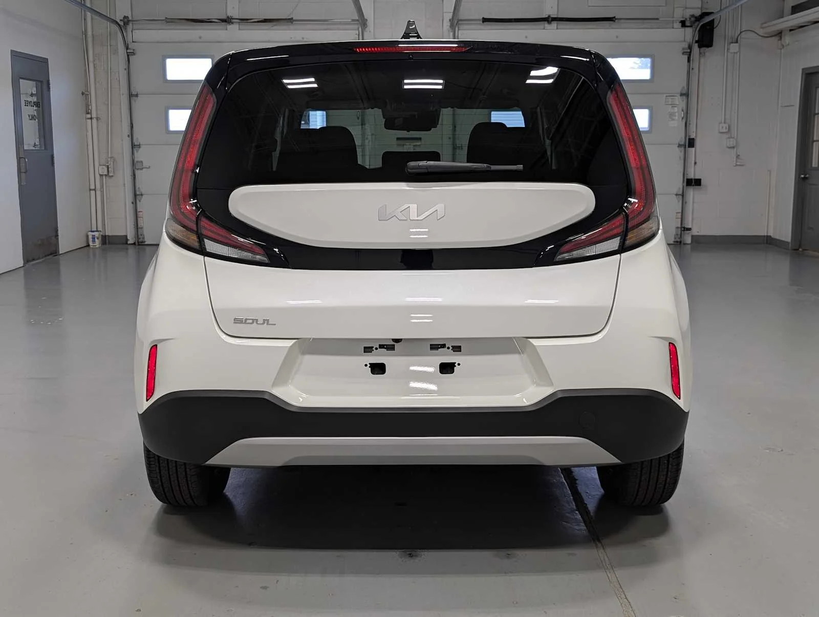 Certified Used 2025 Snow White Pearl Kia LX image 9