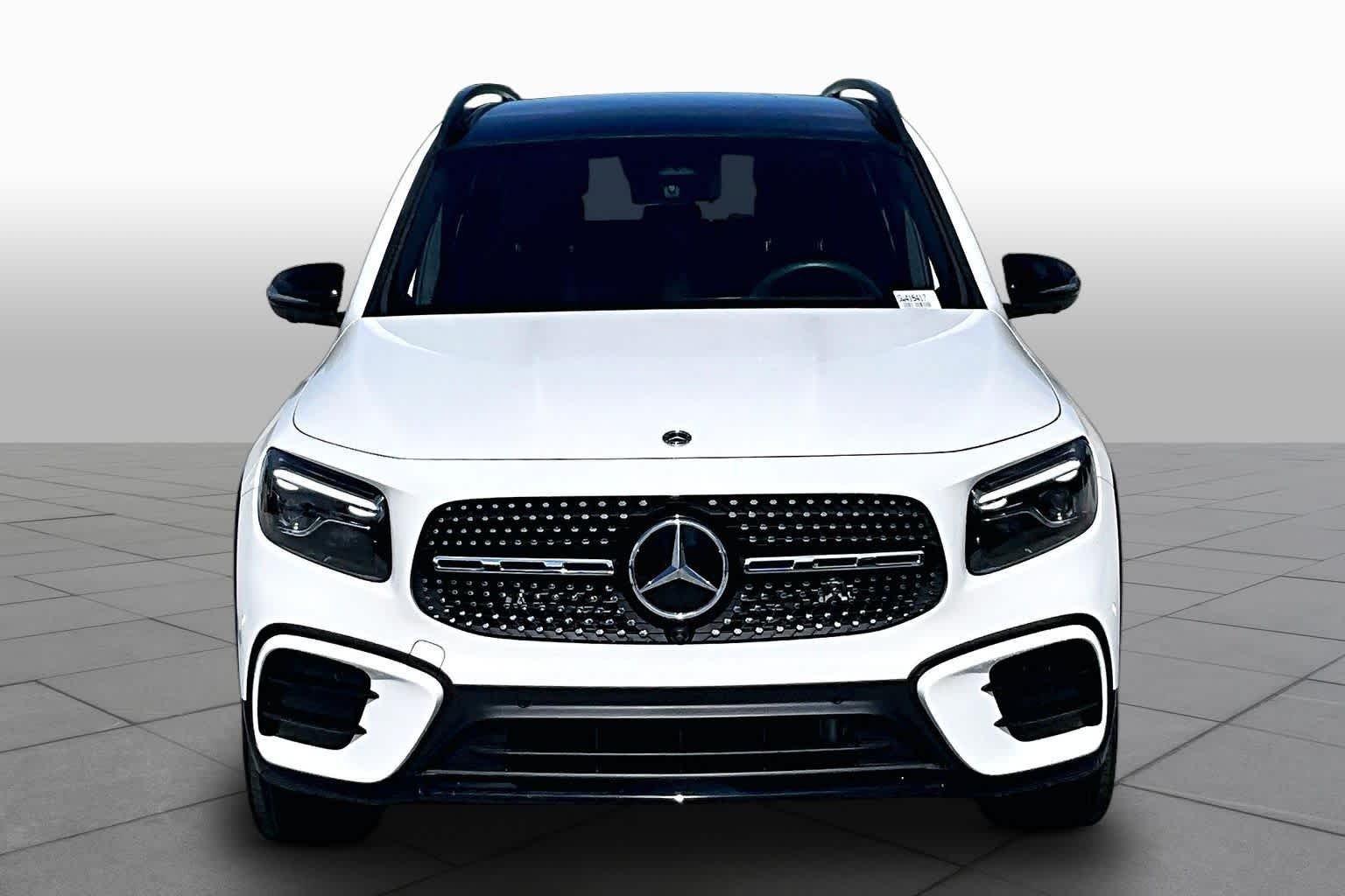 Used 2025 Polar White Mercedes-Benz GLB 250 image 4