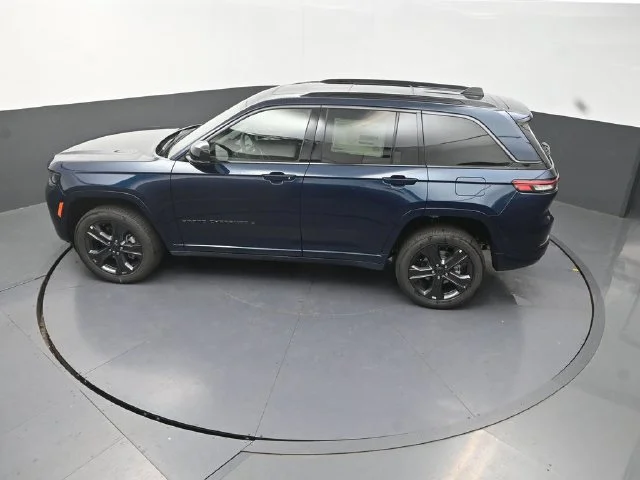 New 2027 Fathom Blue Pearl-Coat Paint Jeep Limited Reserve image 13