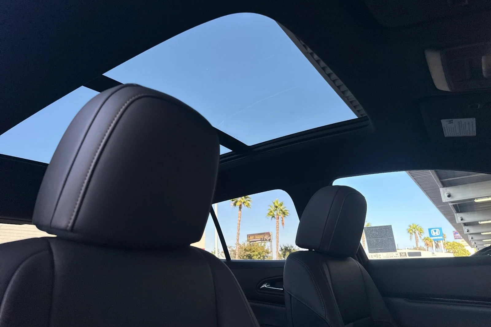 Used 2025 WHITE Honda Touring image 16