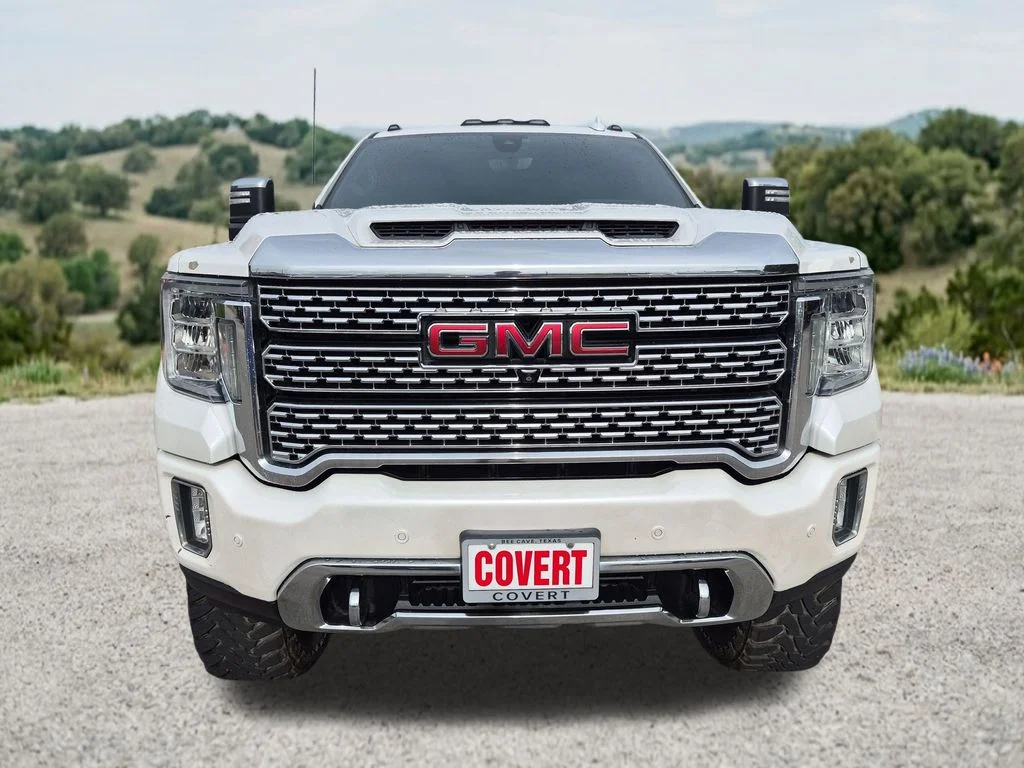 Used 2020 White GMC Denali image 2