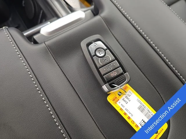 New 2027 Glacier Gray Metallic Tri-Coat Ford MAX Platinum image 36