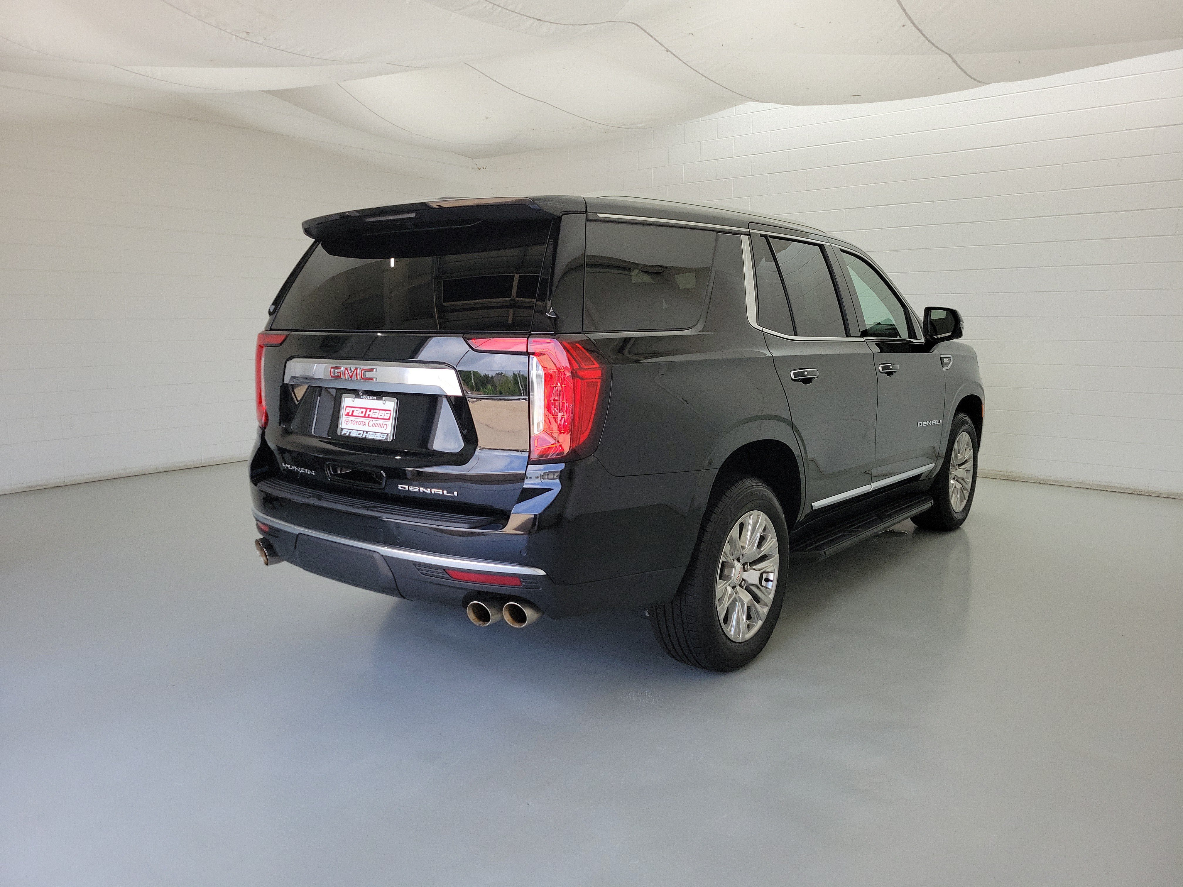 Used 2023 Onyx Black GMC Denali image 5