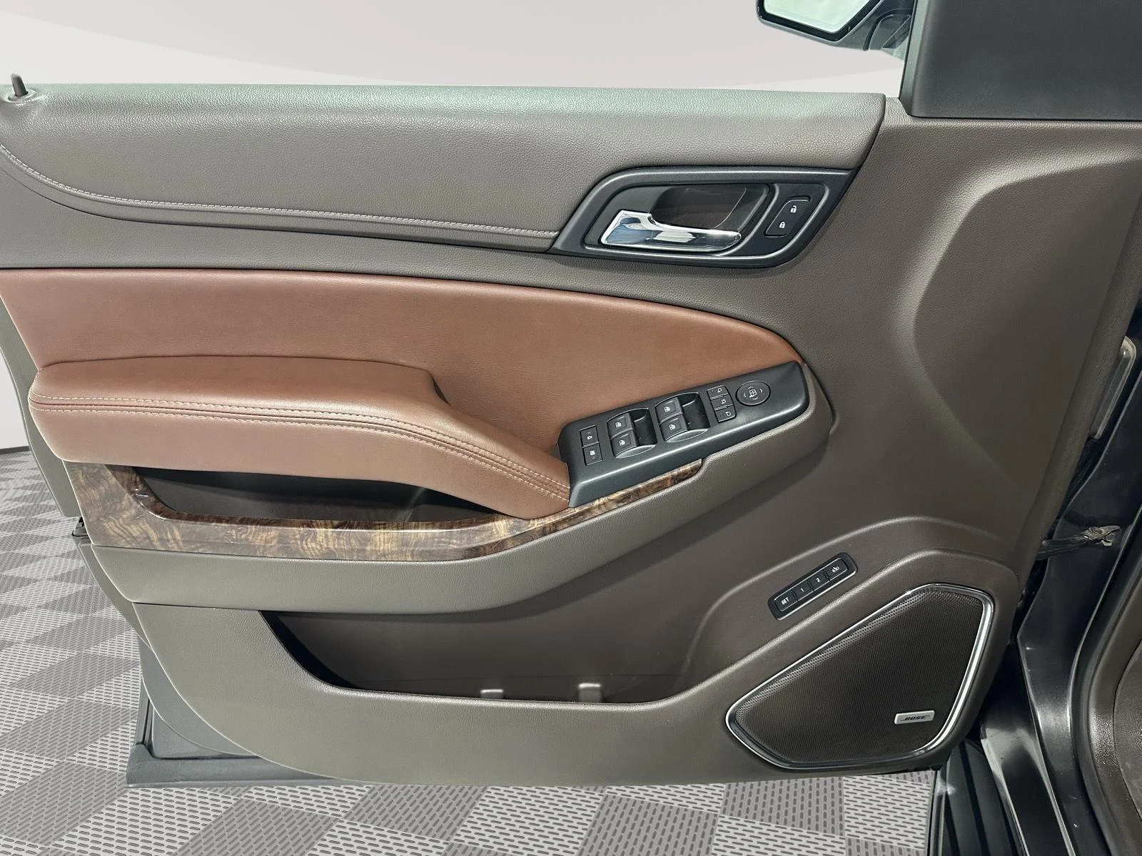 Used 2018 TUNGSTEN METALLIC Chevrolet Premier image 18