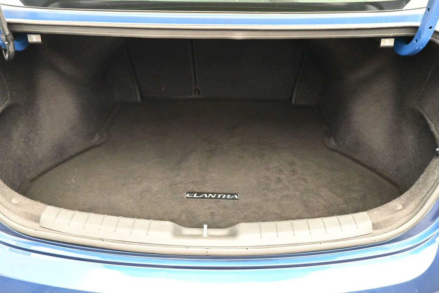 Used 2020 Lakeside Blue Hyundai Value Edition image 9