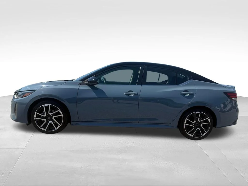 Used 2025 Gray Nissan SR image 2