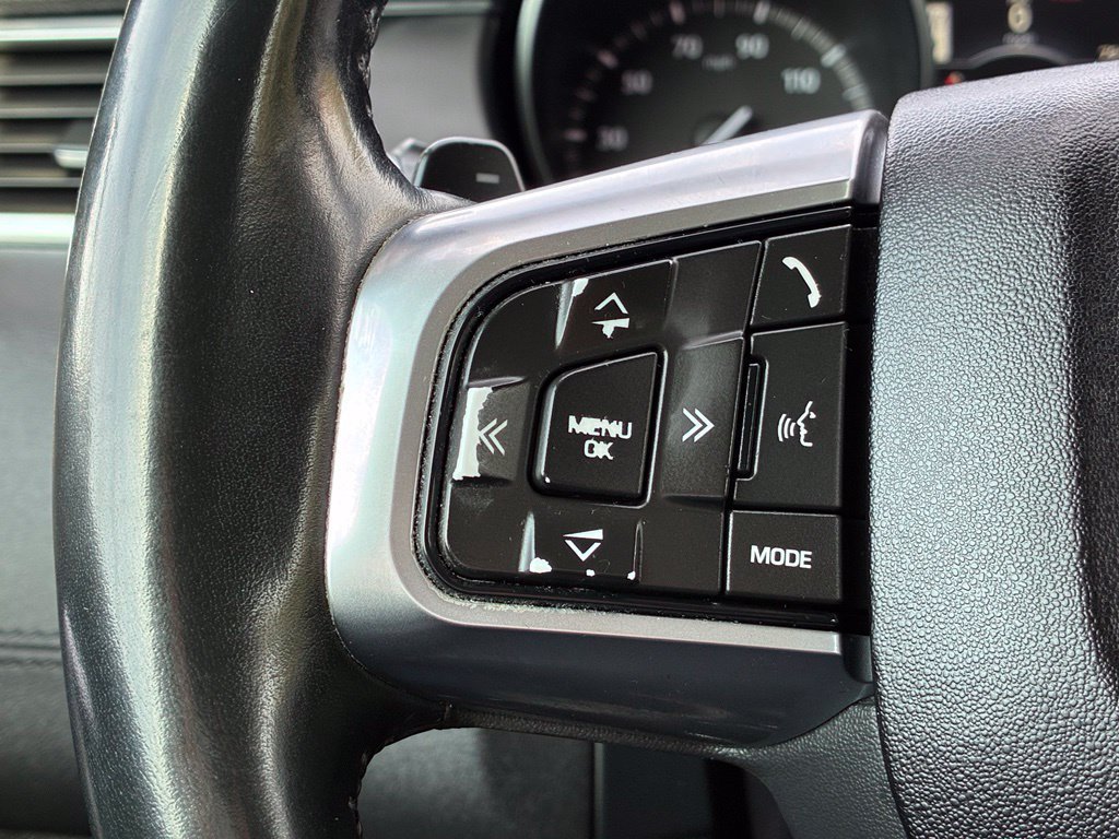 Used 2017 White Land Rover HSE image 22