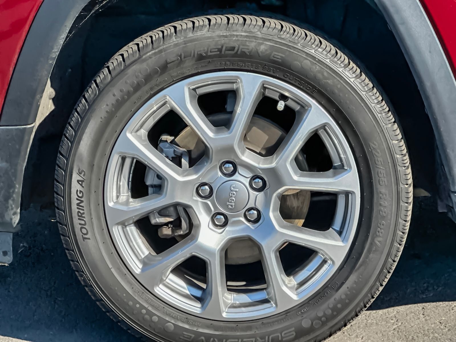 Used 2022 Red Jeep Latitude Lux image 26