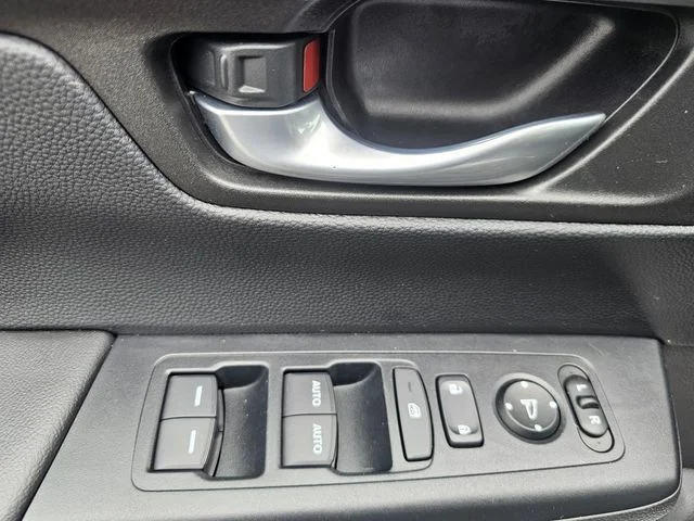 Used 2025 White Honda EX image 20