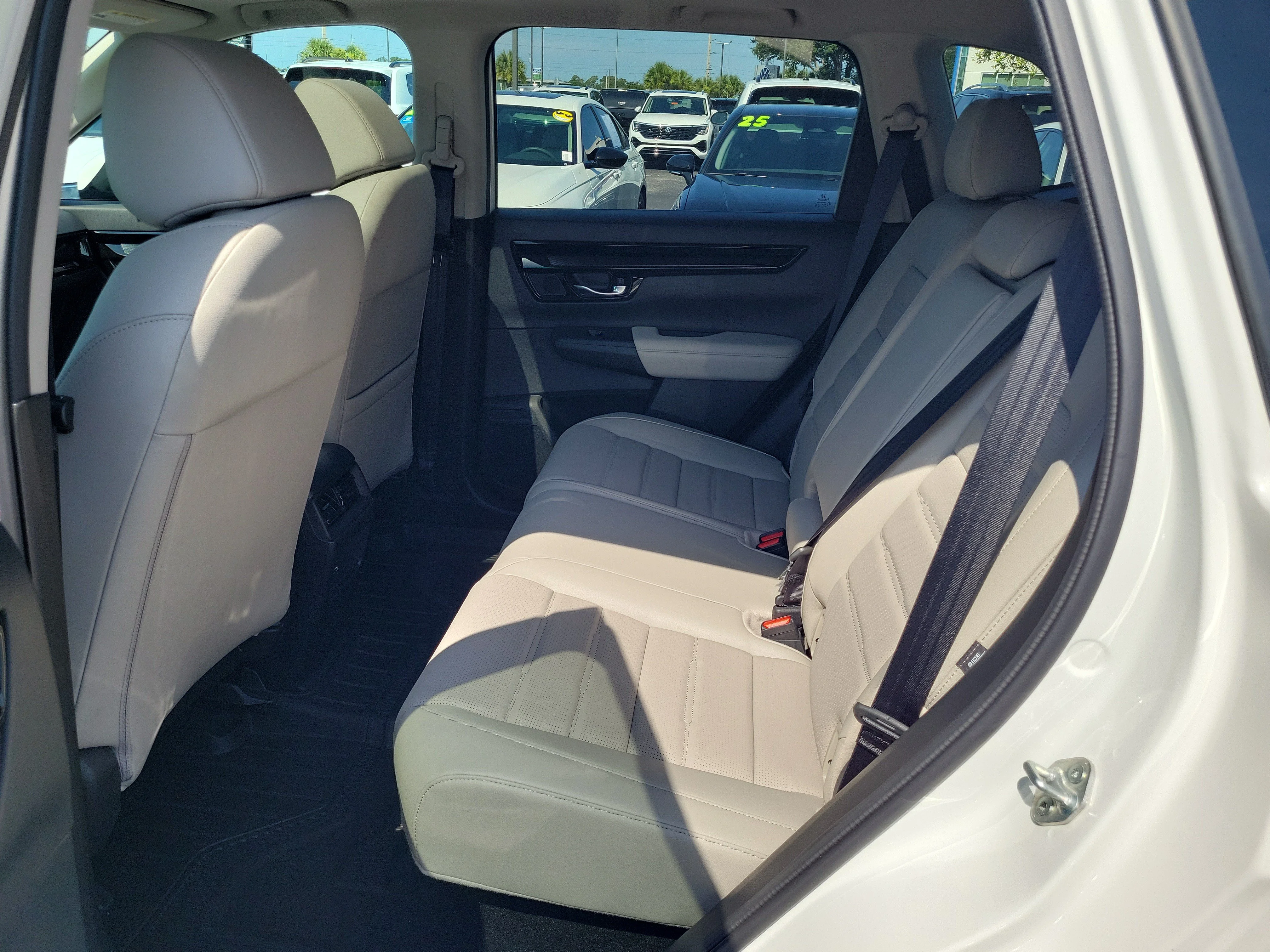 Certified Used 2025 Platinum White Pearl Honda EX-L image 14