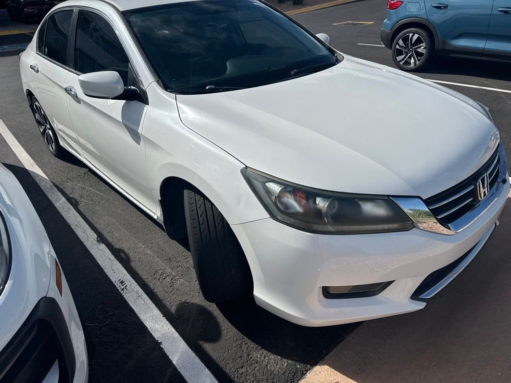 Used 2015 Crystal Black Pearl Honda Sport image 3